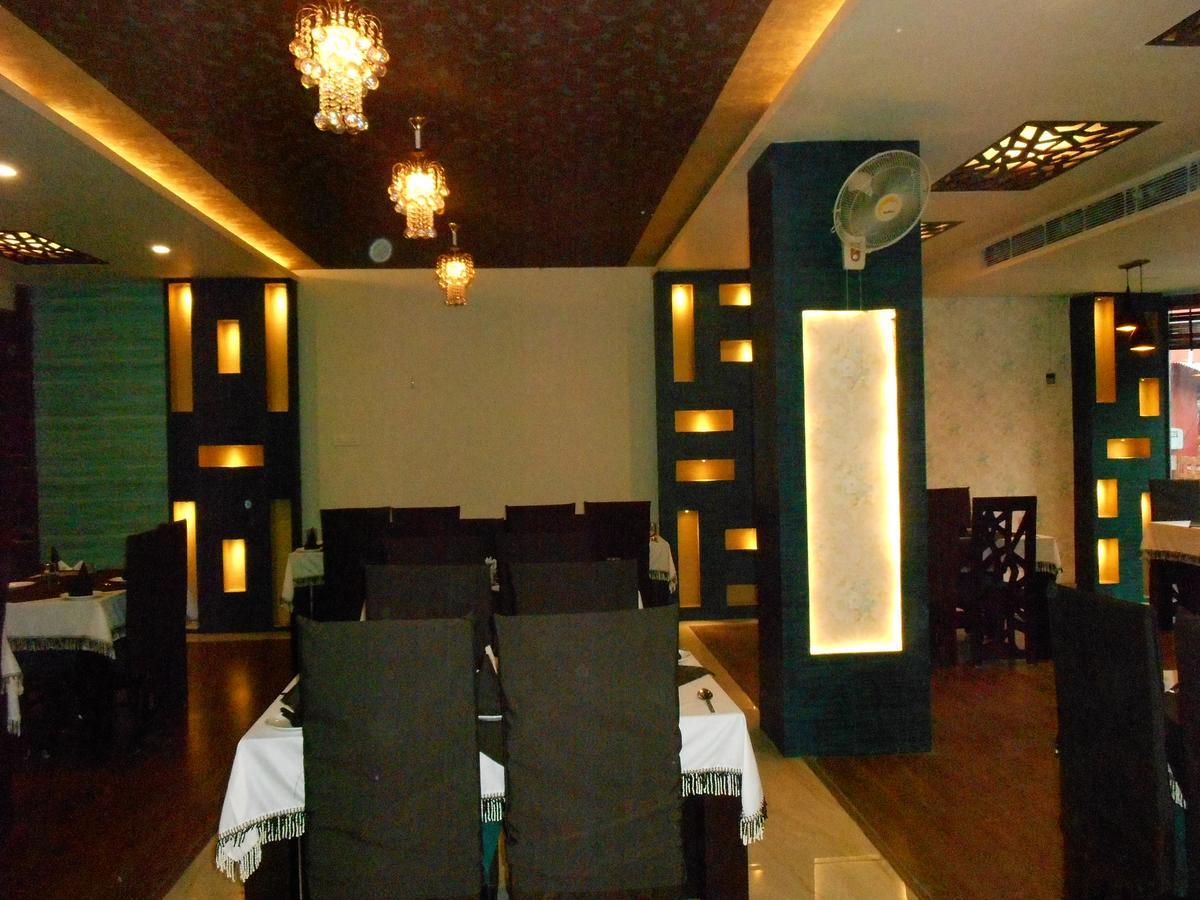 Hotel Krishna Mahal Thānesar Extérieur photo